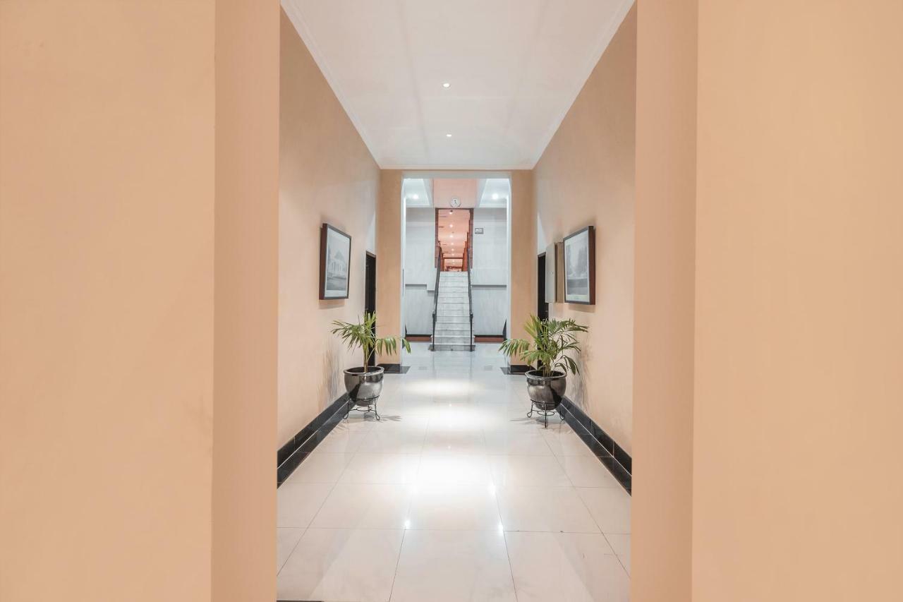 Capital O 534 Sriwijaya Hotel ジャカルタ エクステリア 写真